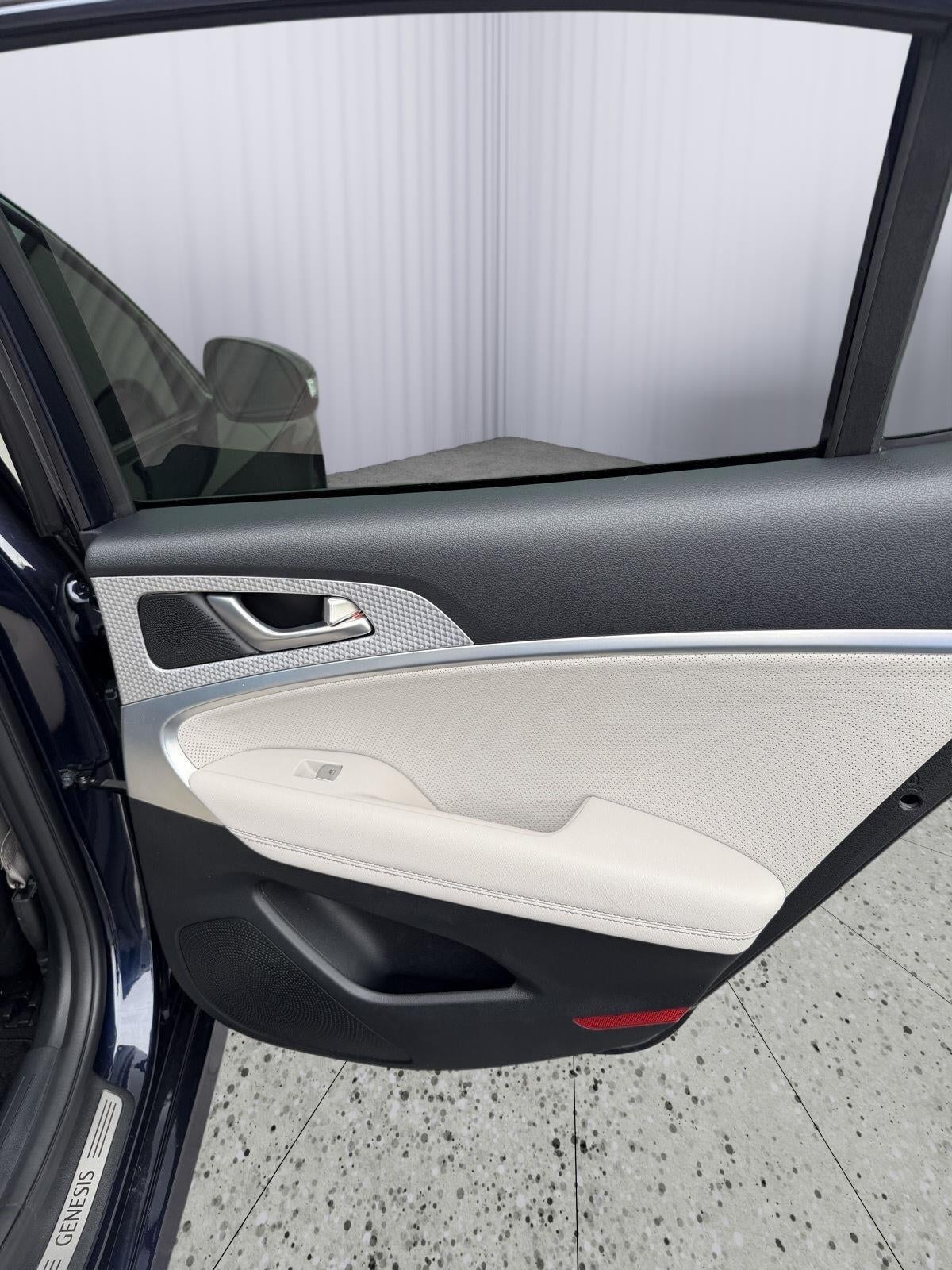 2023 Genesis G70 3.3T