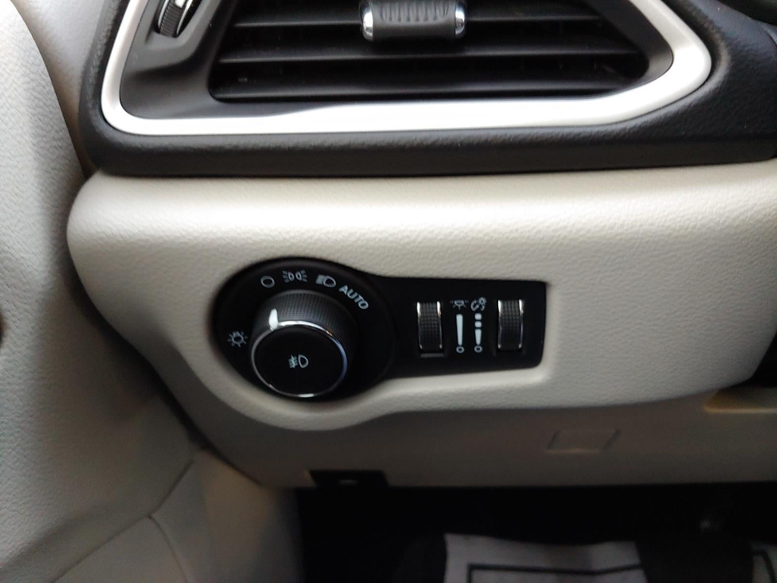 2022 Chrysler Pacifica Touring-L