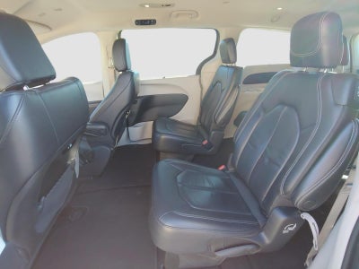 2022 Chrysler Pacifica Touring-L