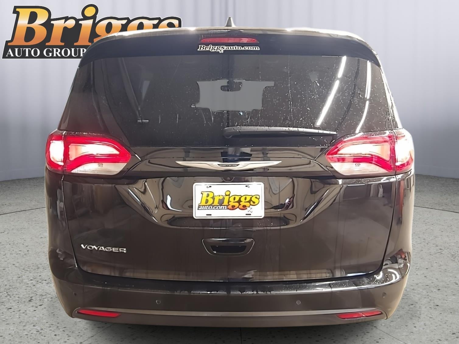 2025 Chrysler Voyager LX