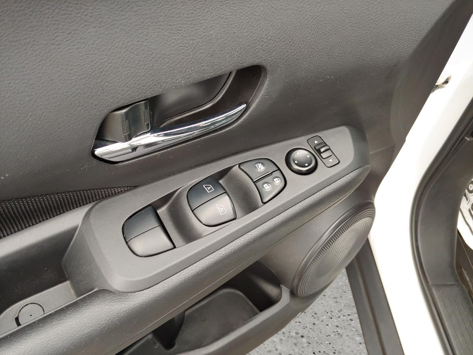 2022 Nissan Kicks SV