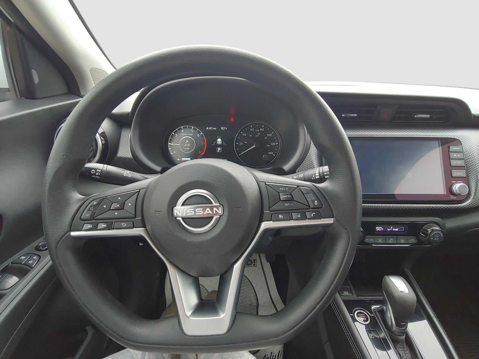 2022 Nissan Kicks SV