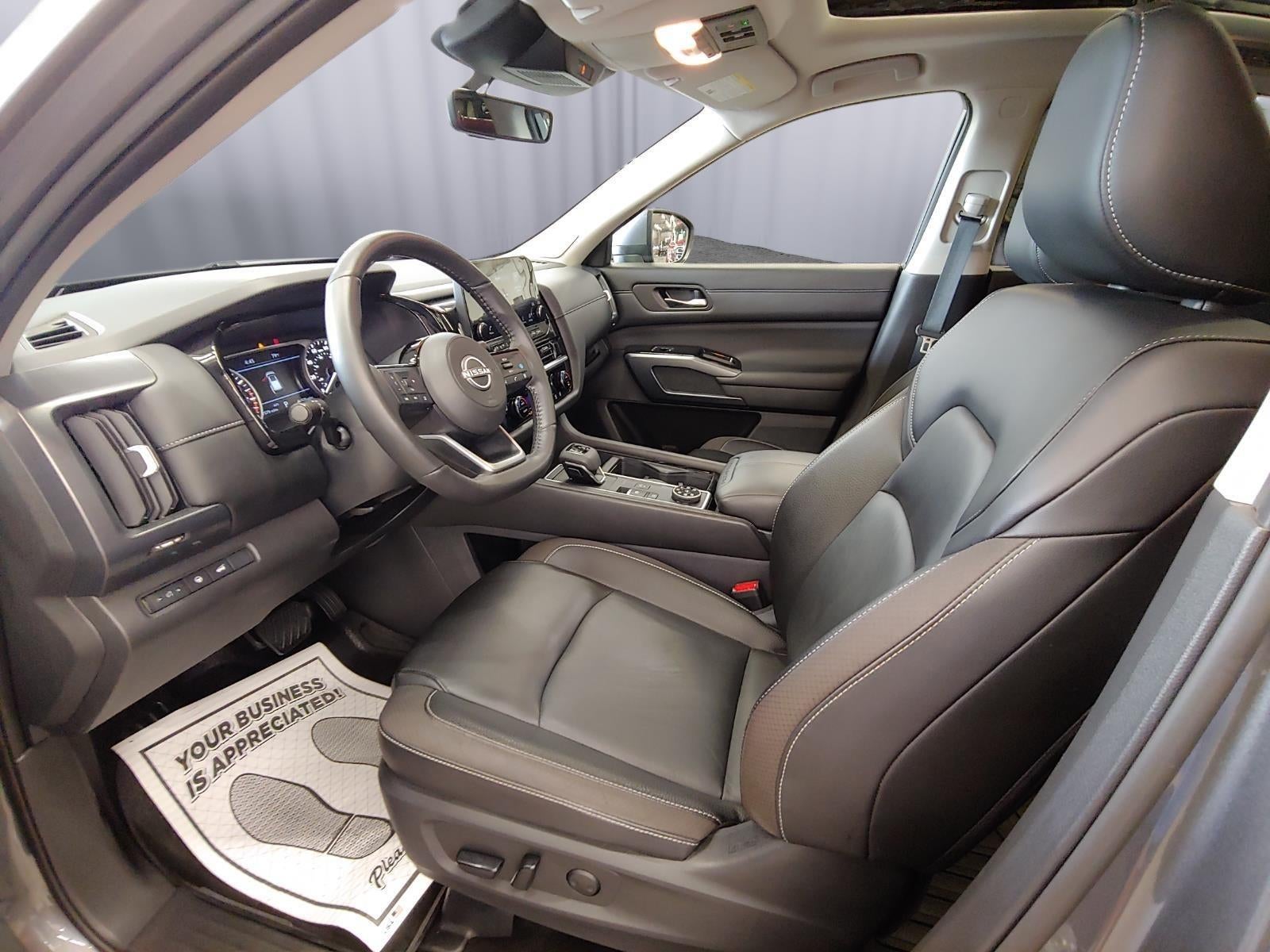 2024 Nissan Pathfinder SL