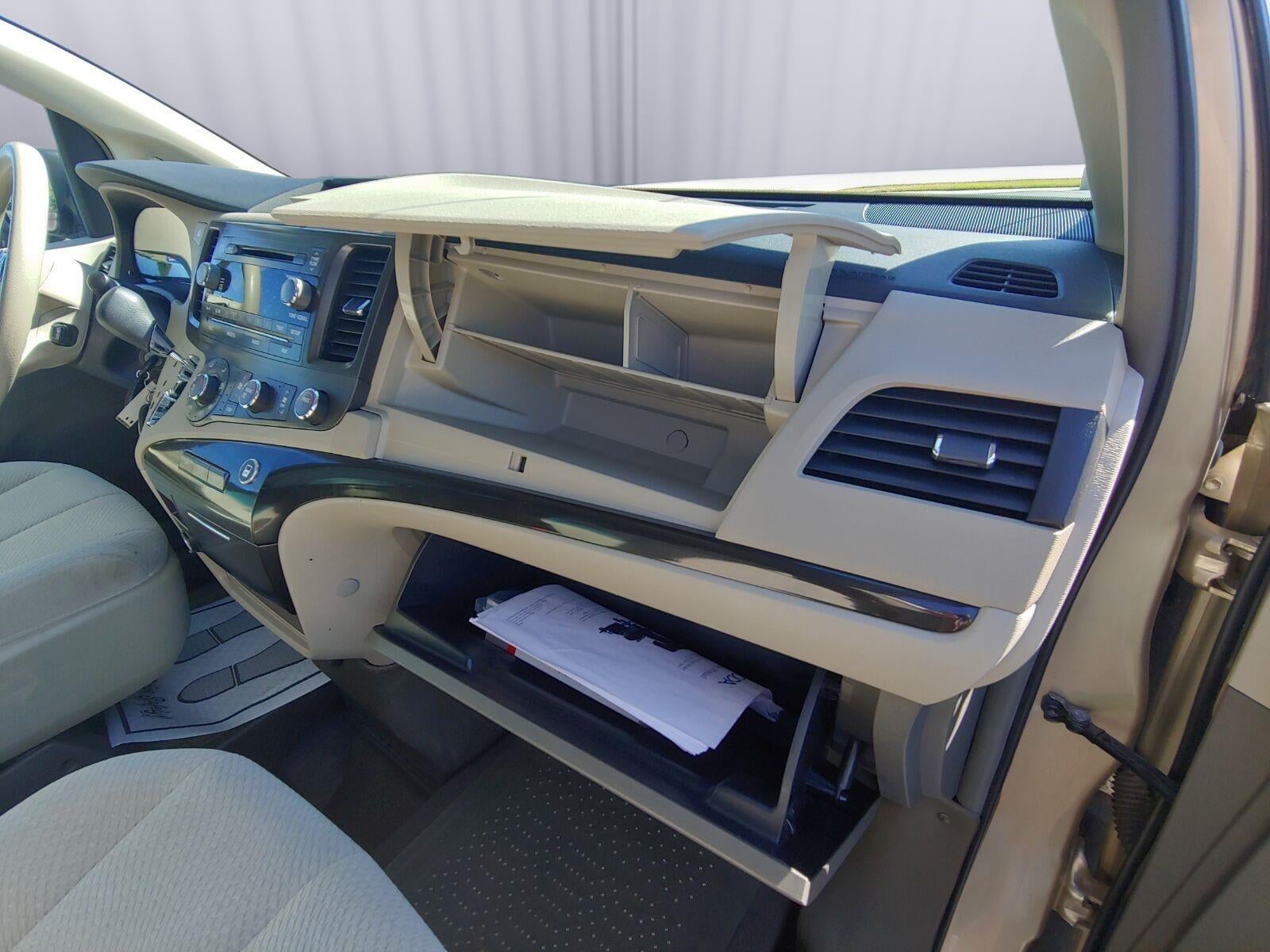 2011 Toyota SIENNA Base