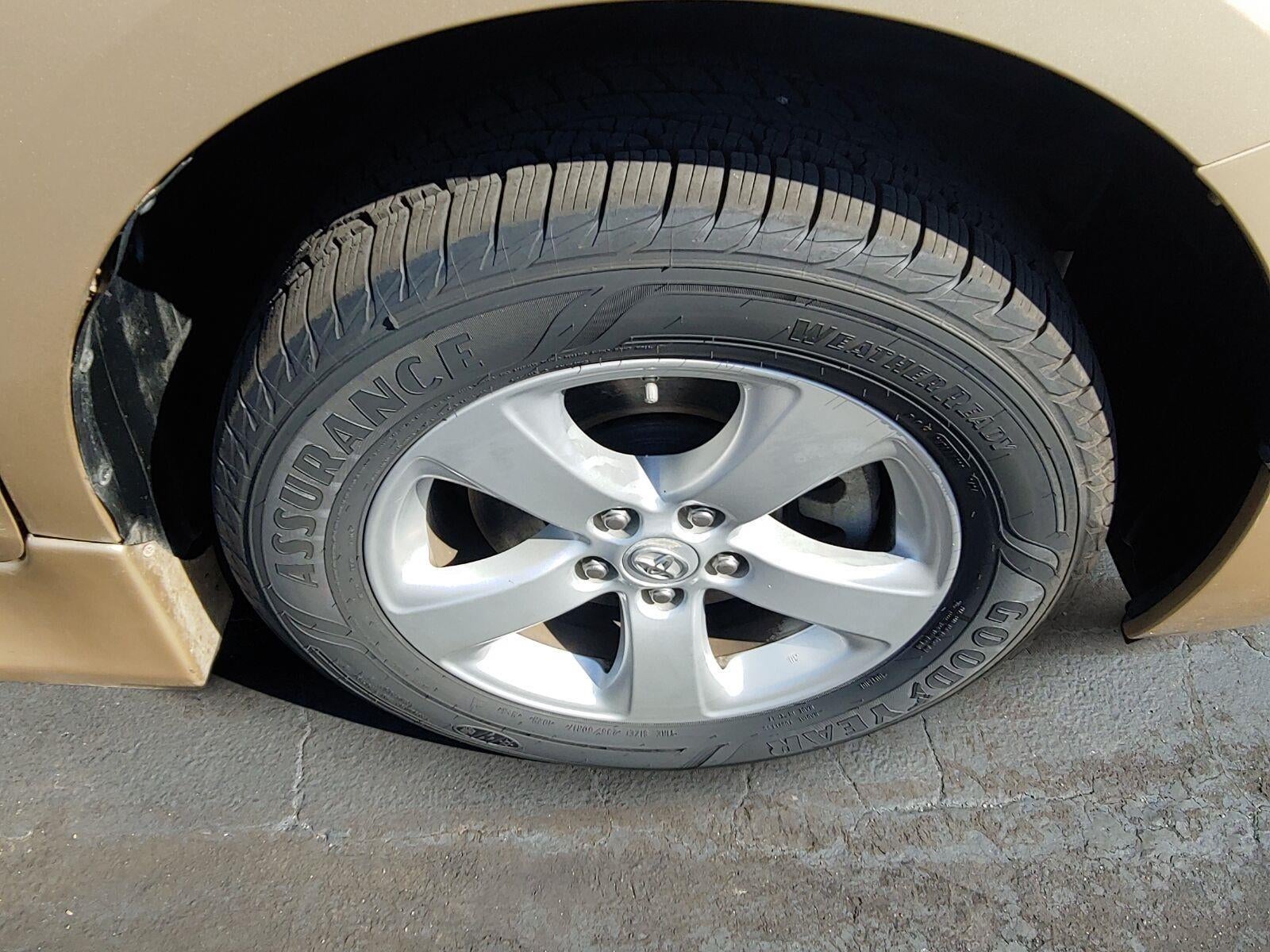 2011 Toyota SIENNA Base