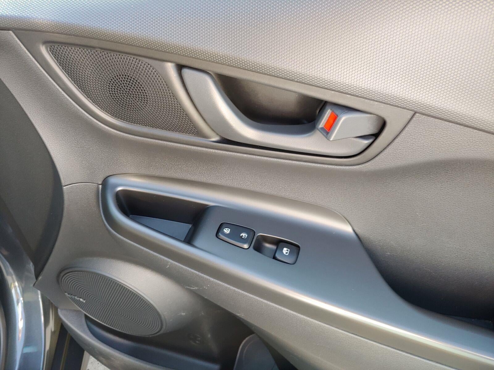 2020 Hyundai Kona SEL Plus