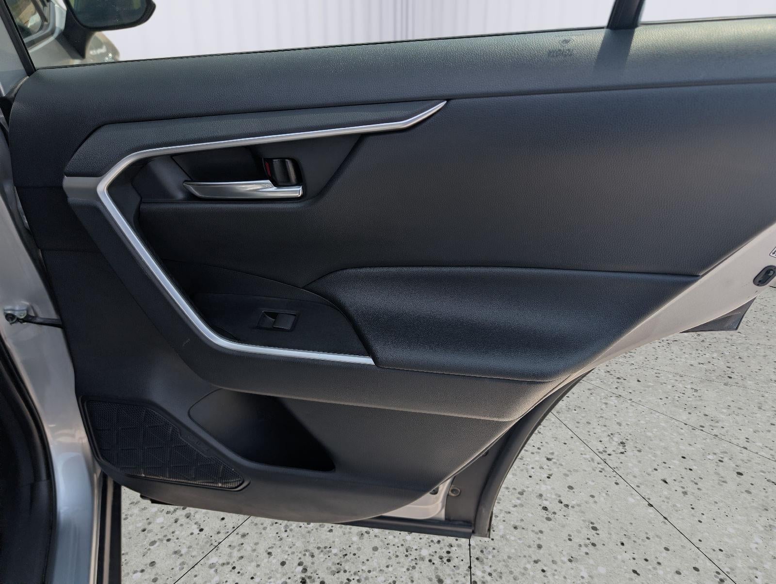 2019 Toyota RAV4 Hybrid XLE