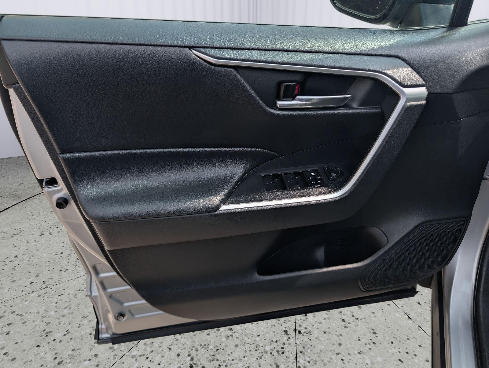 2019 Toyota RAV4 Hybrid XLE