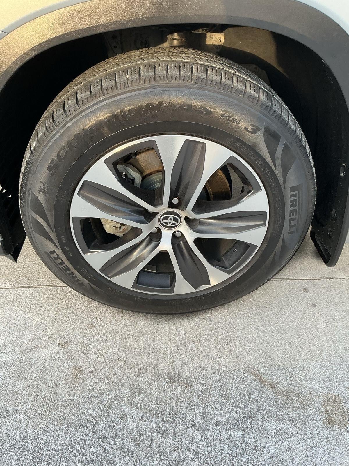 2022 Toyota HIGHLANDER XLE