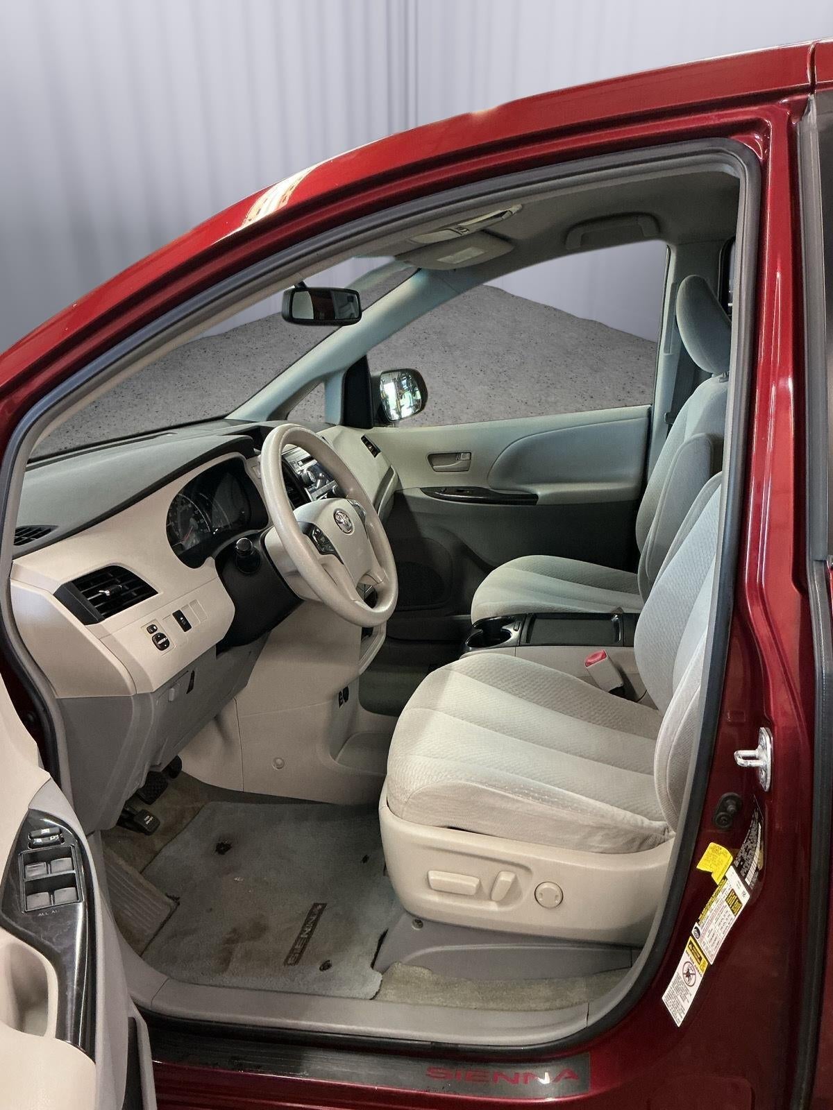 2011 Toyota Sienna LE 7-Passenger