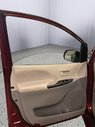 2011 Toyota Sienna LE 7-Passenger