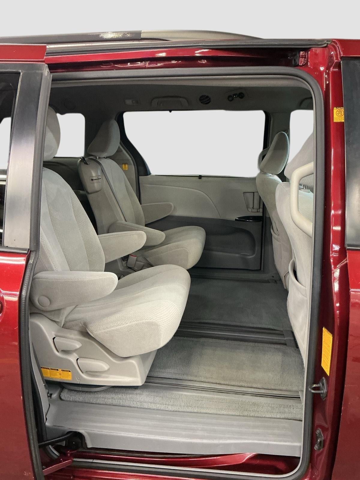 2011 Toyota Sienna LE 7-Passenger