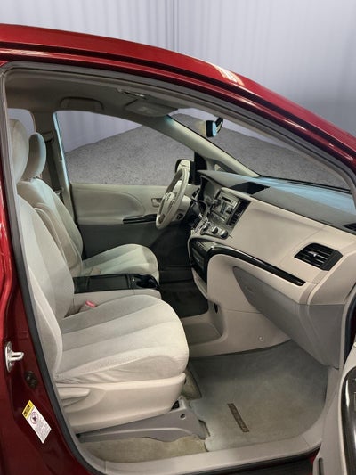 2011 Toyota Sienna LE 7-Passenger