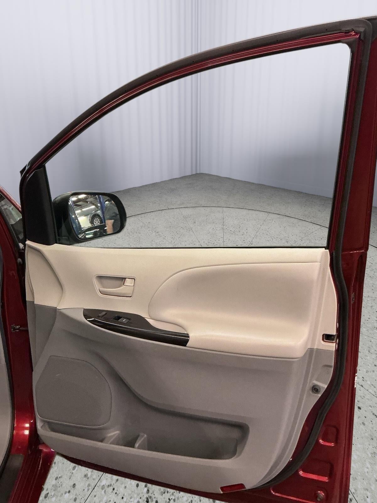 2011 Toyota Sienna LE 7-Passenger
