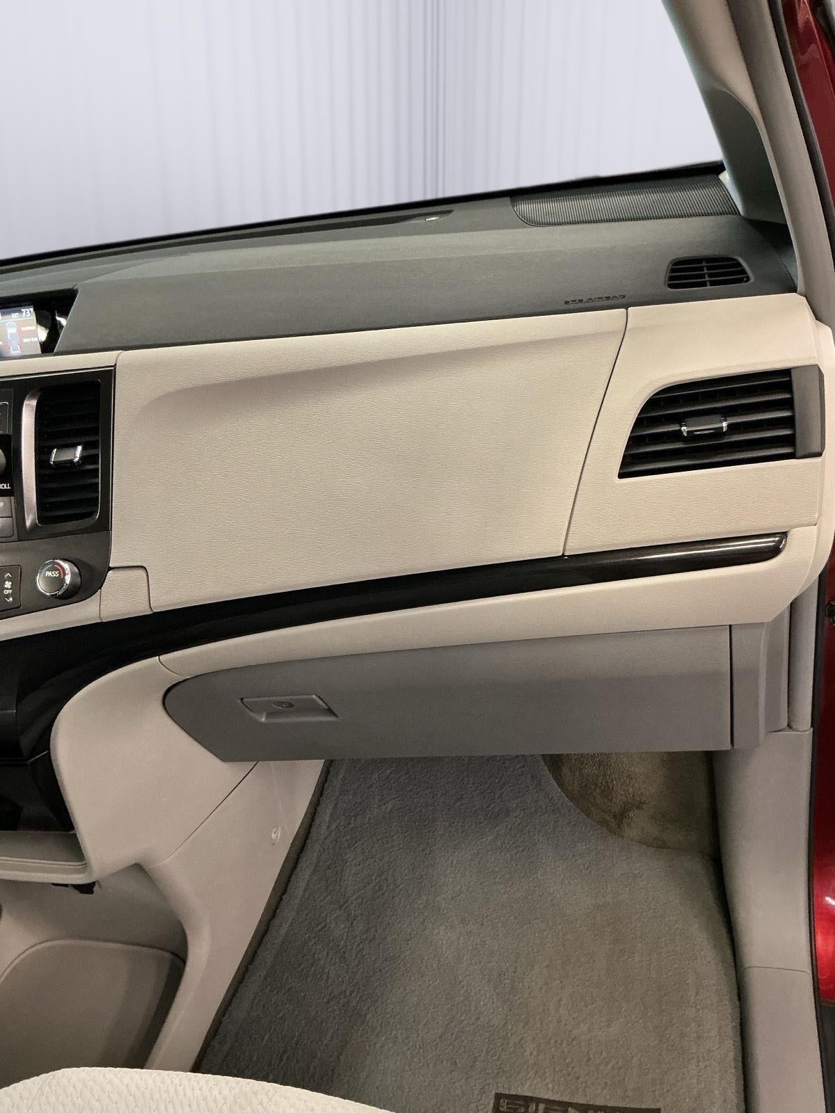 2011 Toyota Sienna LE 7-Passenger