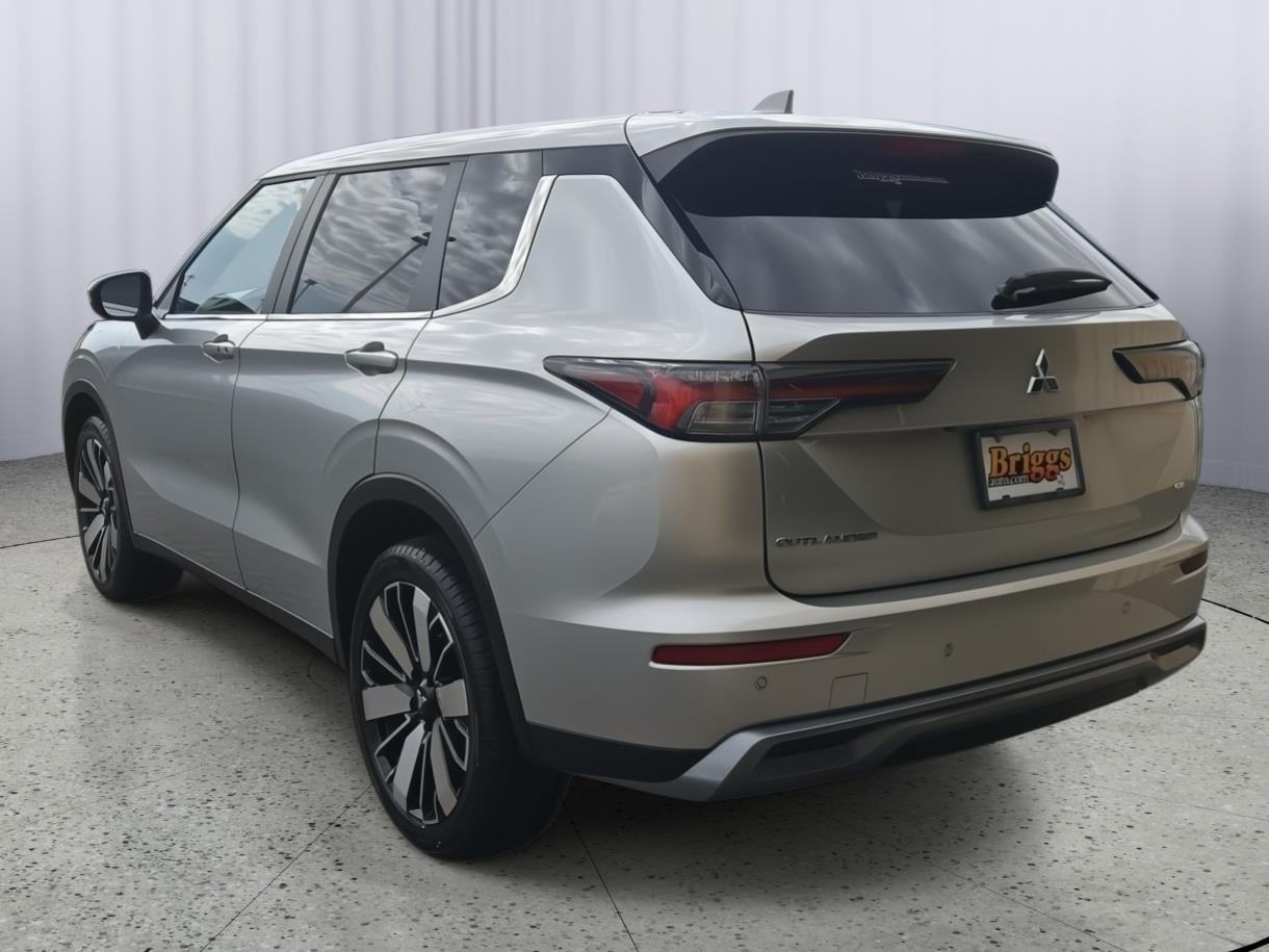 2025 Mitsubishi Outlander SE