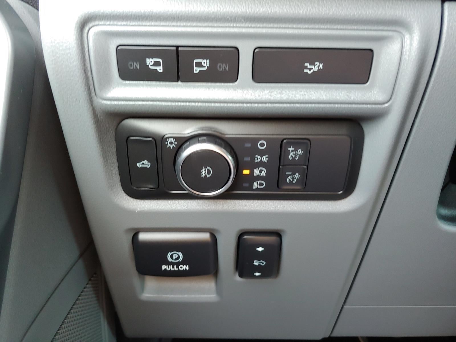 2022 Ford F-150 Base