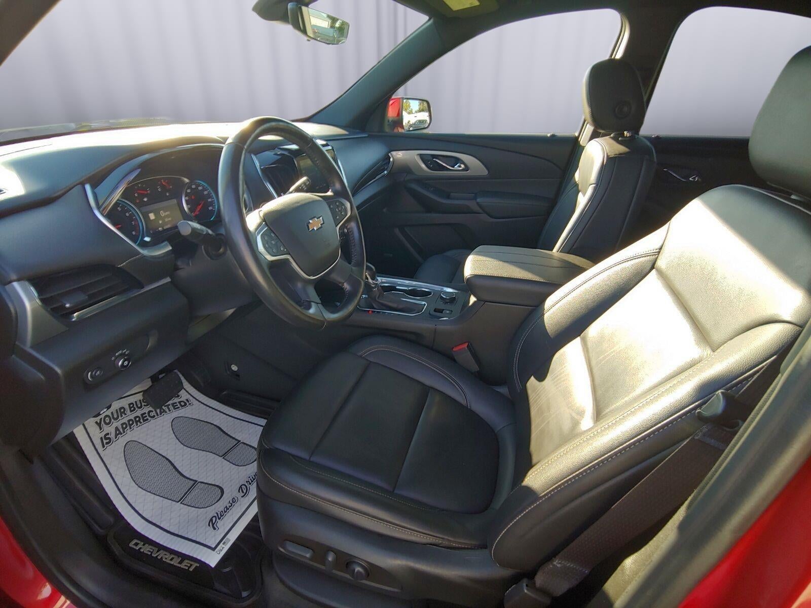 2022 Chevrolet Traverse LT Leather