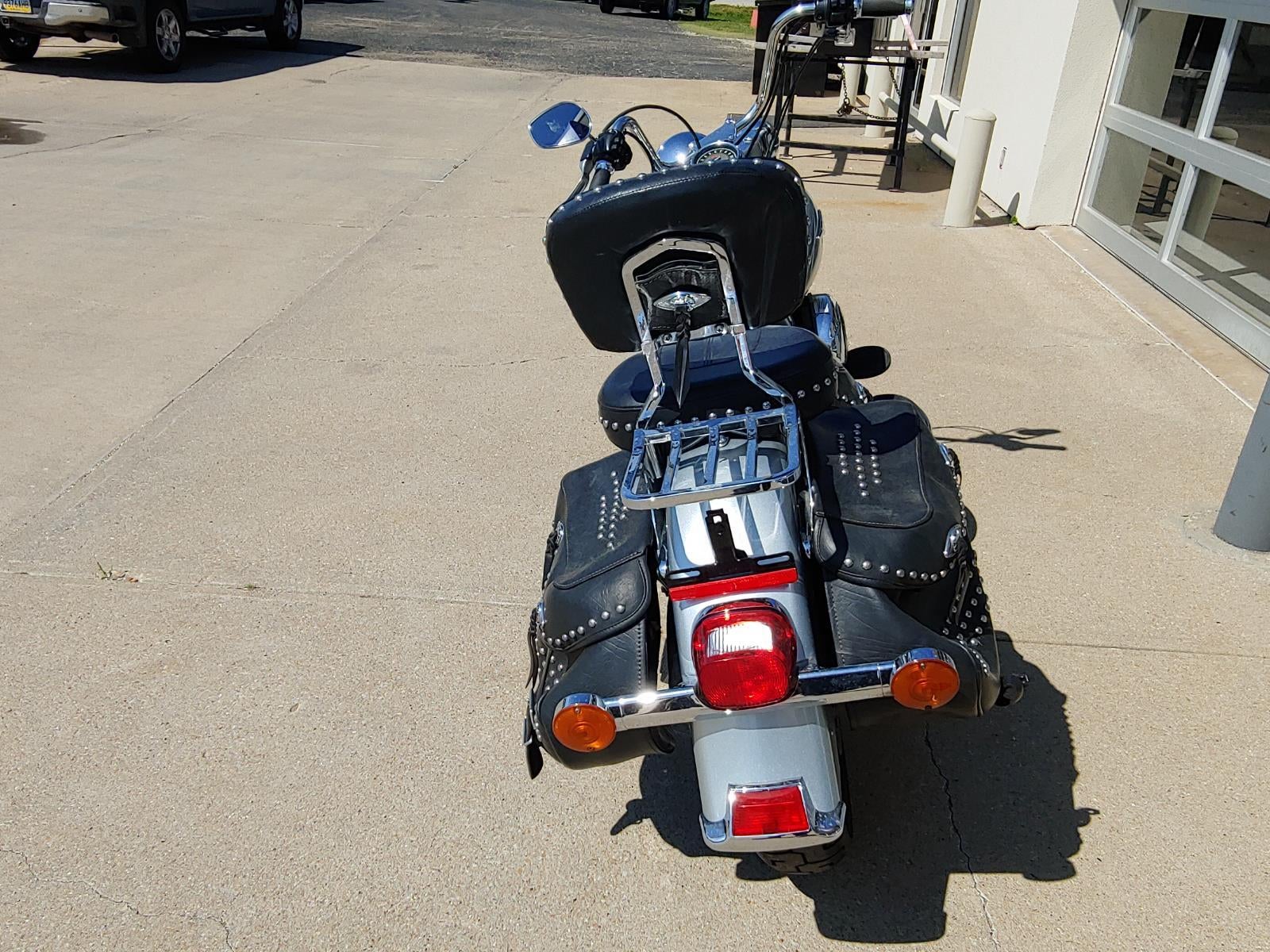 2015 HARLEY-DAVIDSON SOFTTAIL HERITAGE CLASSIC Base