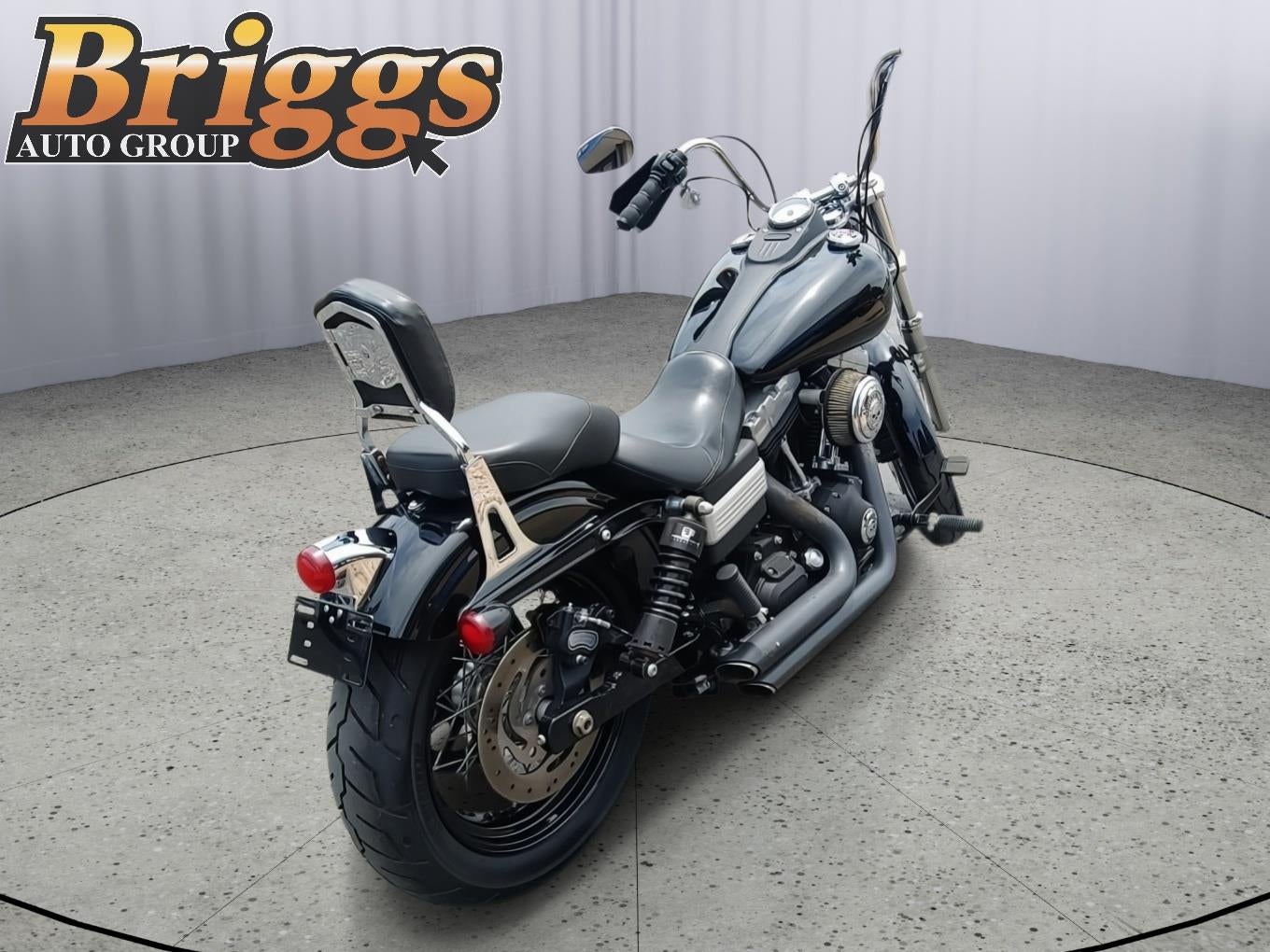 2011 HARLEY-DAVIDSON STREETBOB Base
