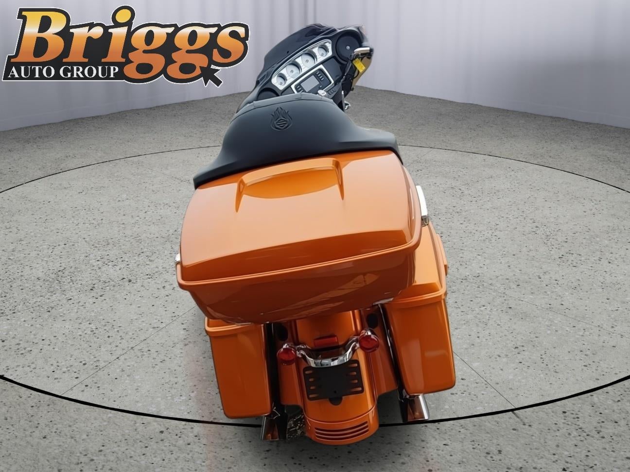 2016 HARLEY-DAVIDSON STREET GLIDE Base