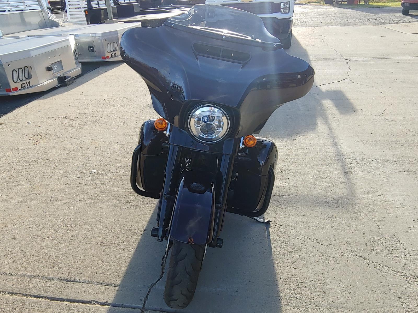 2019 HARLEY-DAVIDSON STREET GLIDE CVO Base