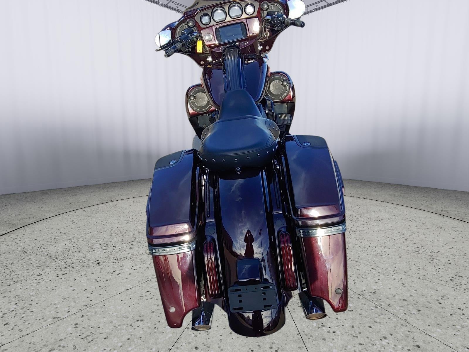 2019 HARLEY-DAVIDSON STREET GLIDE CVO Base