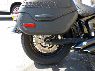 2018 HARLEY-DAVIDSON HERITAGE Base