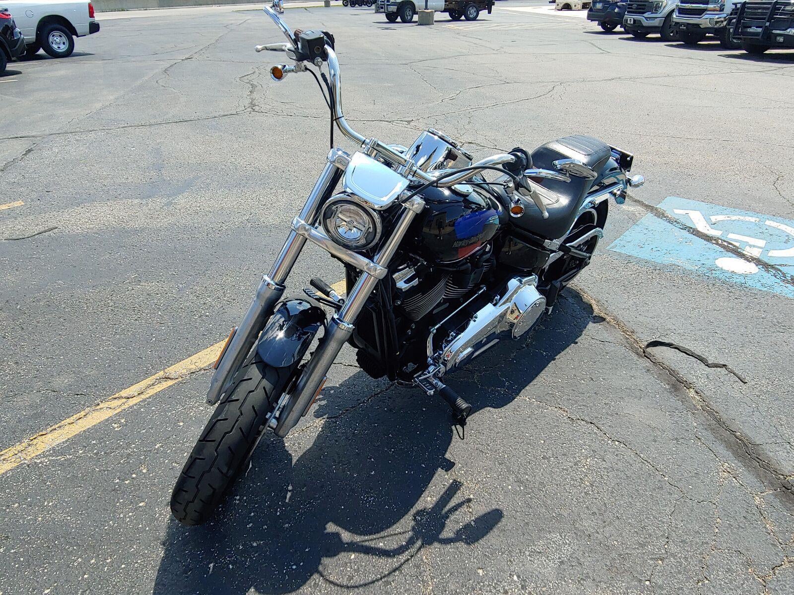 2018 HARLEY-DAVIDSON LOW RIDER Base