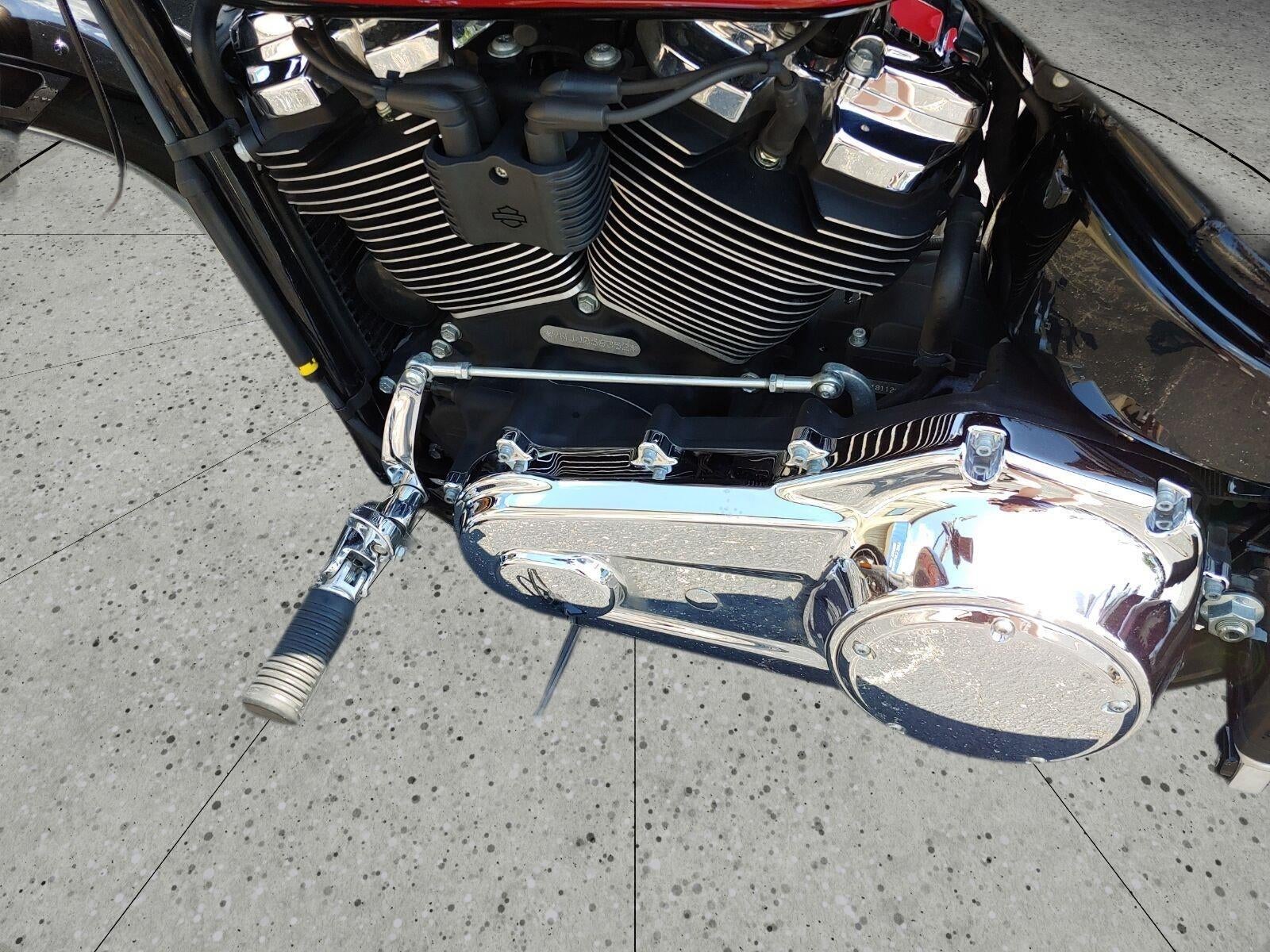 2018 HARLEY-DAVIDSON LOW RIDER Base