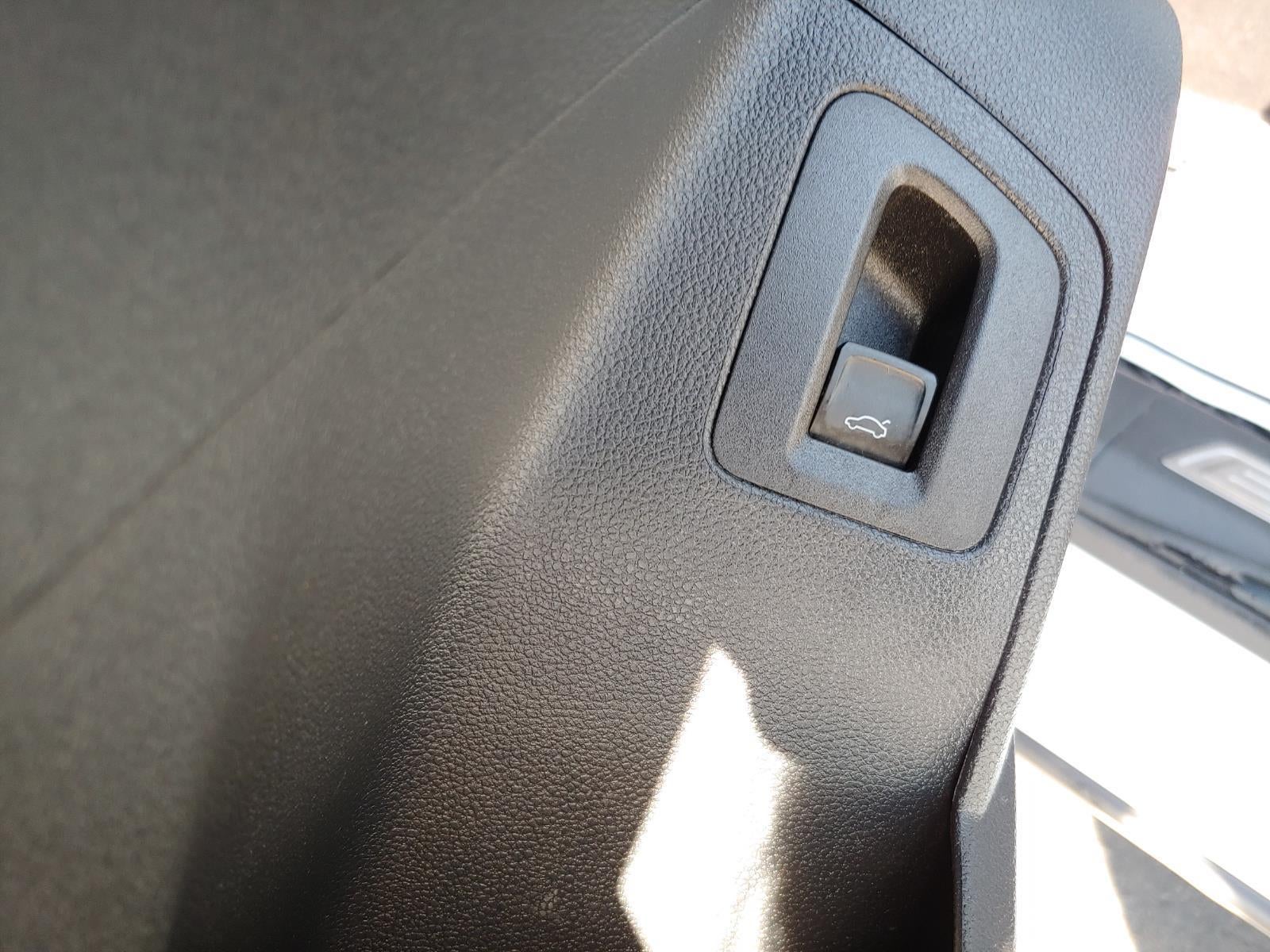 2021 Volkswagen Atlas Cross Sport 3.6L V6 SE w/Technology R-Line