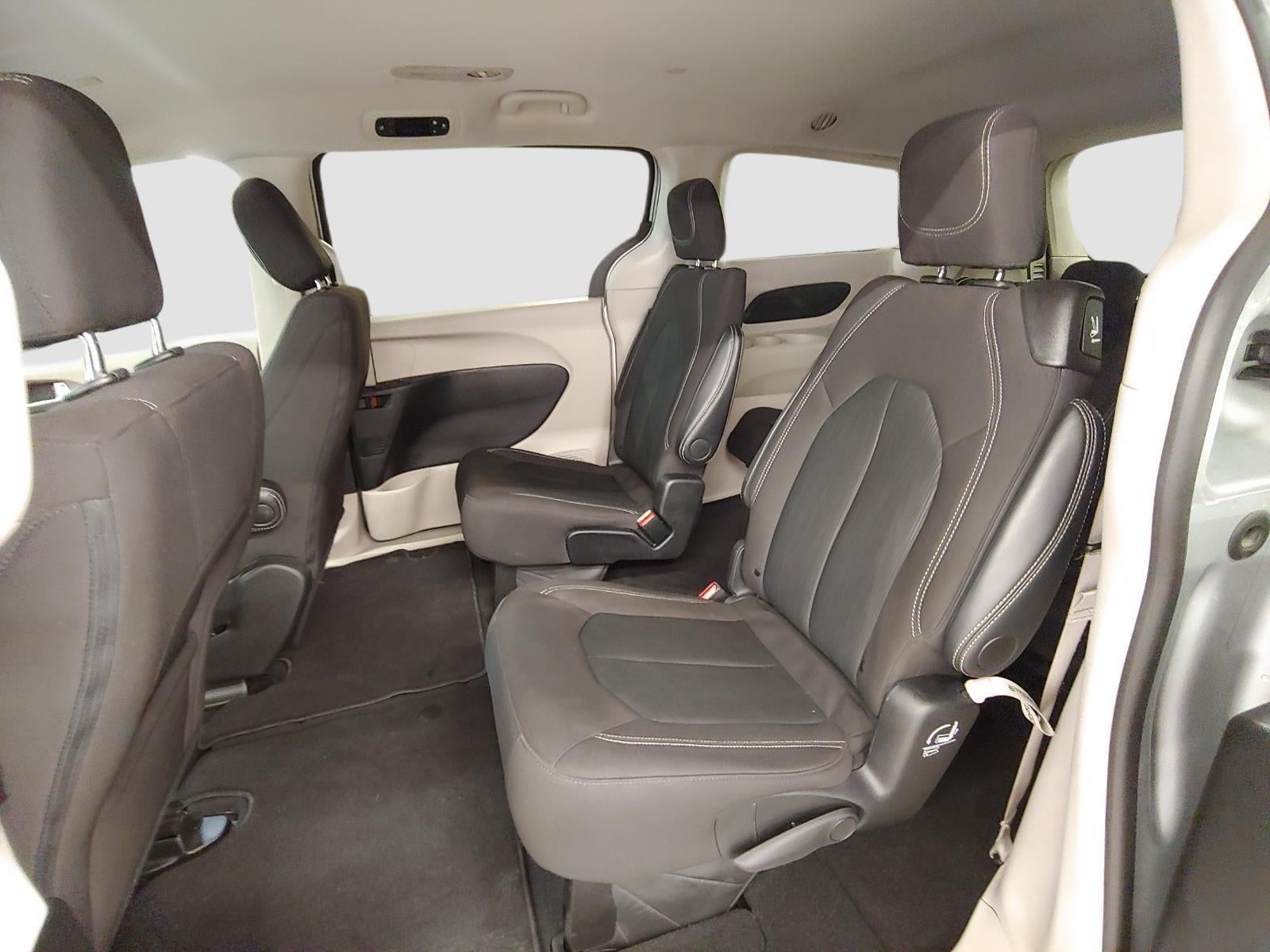 2024 Chrysler Voyager LX