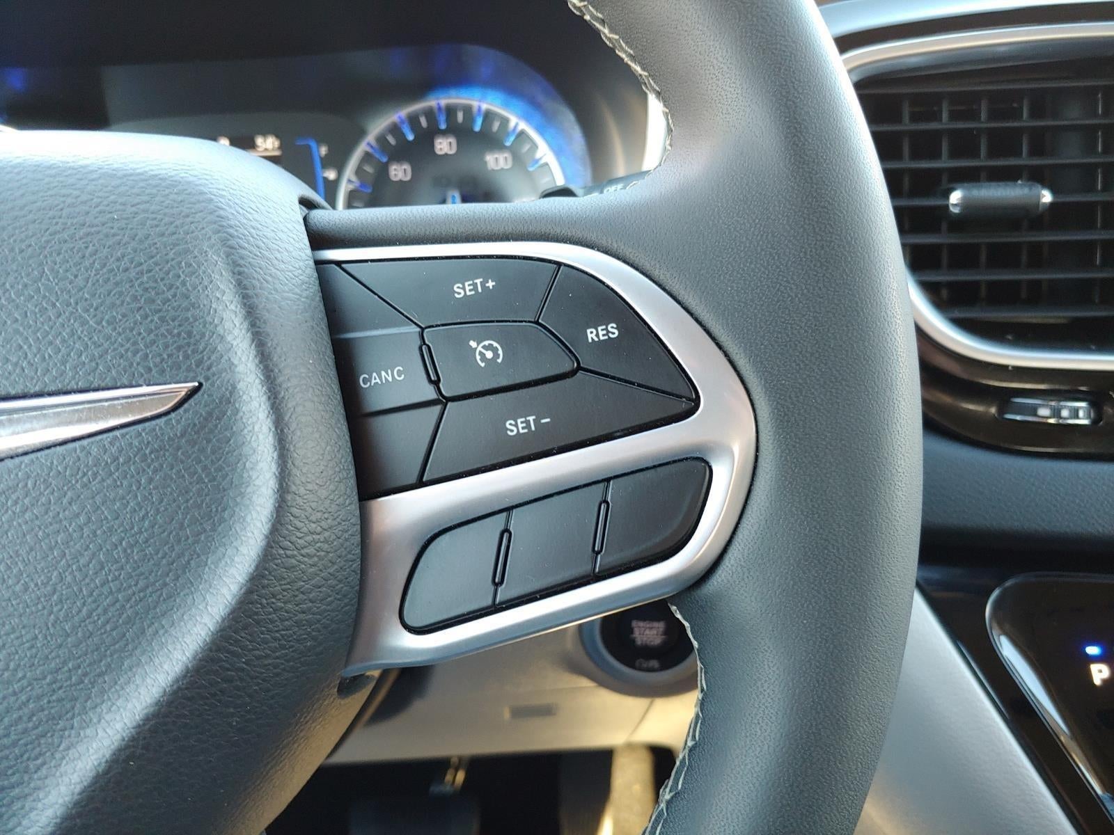 2024 Chrysler Voyager LX