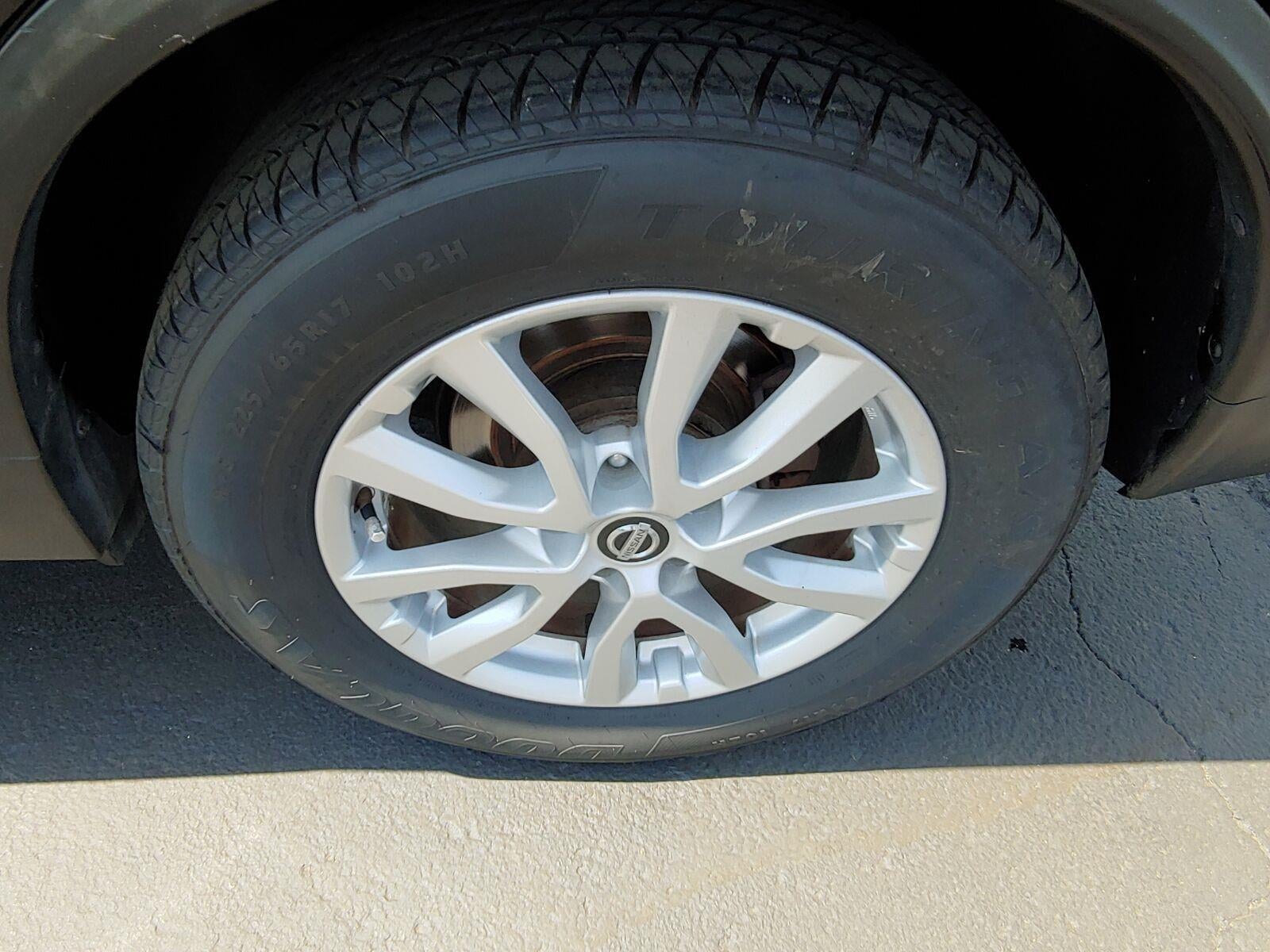 2017 Nissan Rogue SV