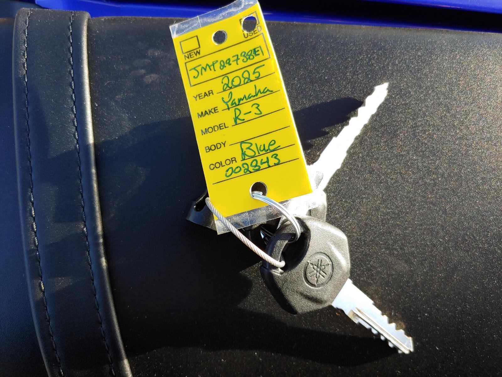 2025 YAMAHA YZF-R3 Base