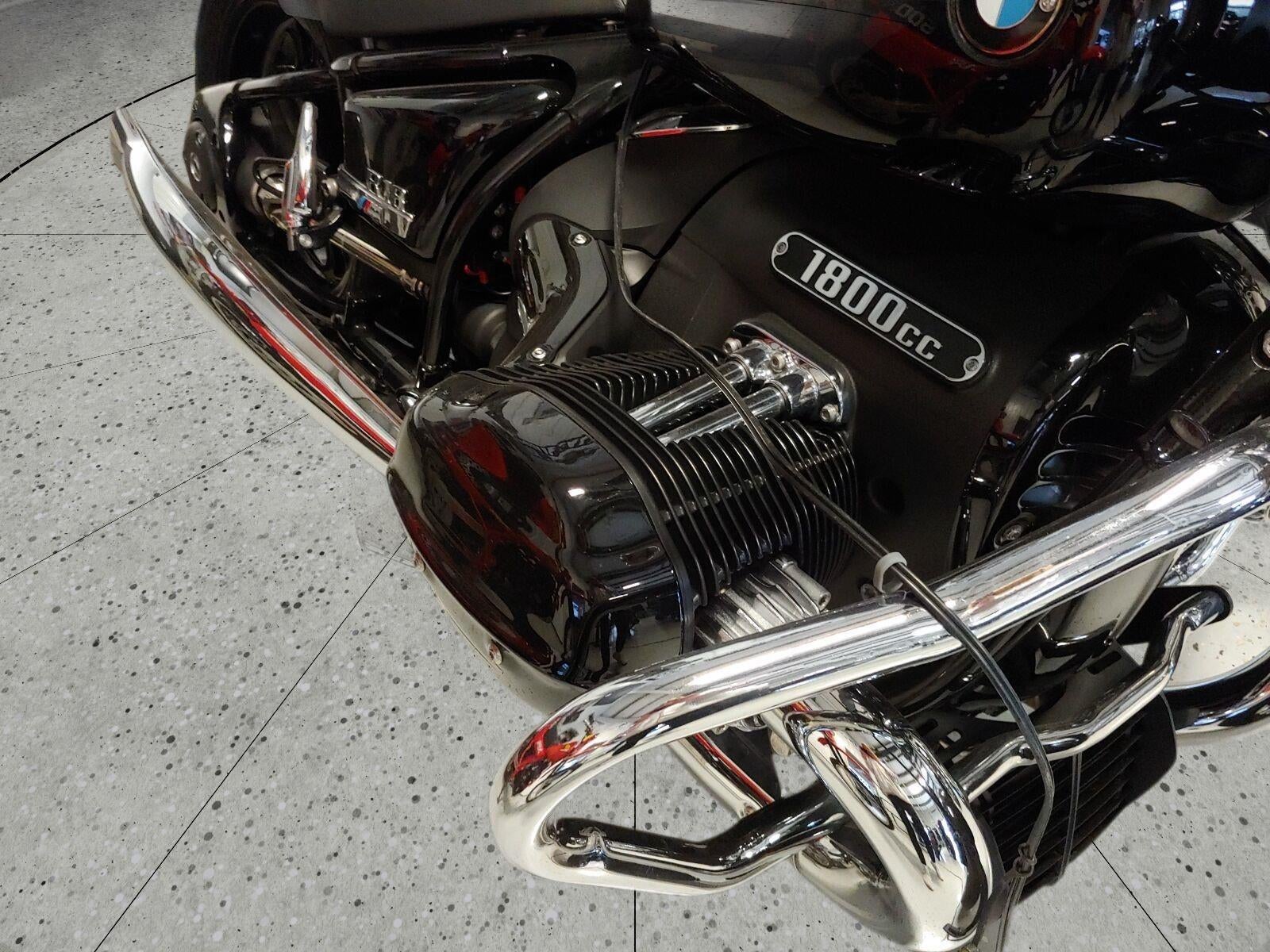 2023 BMW R18 R8