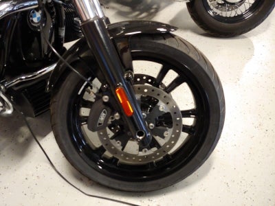 2023 BMW R18 R8