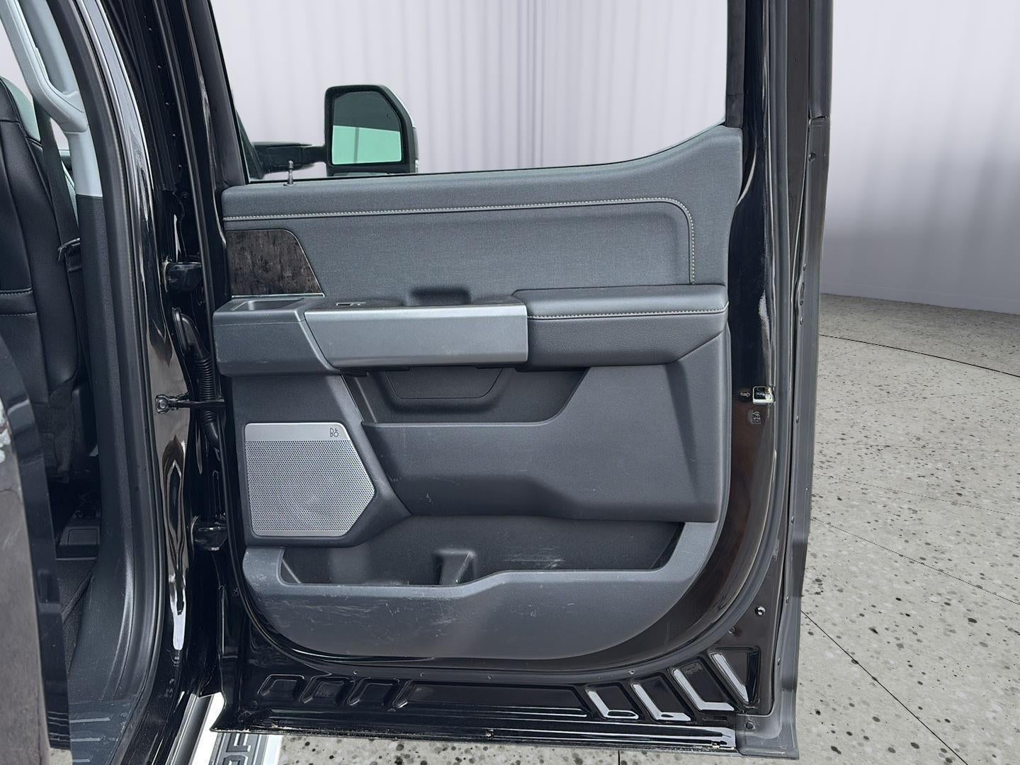 2023 Ford Super Duty F-250 SRW LARIAT