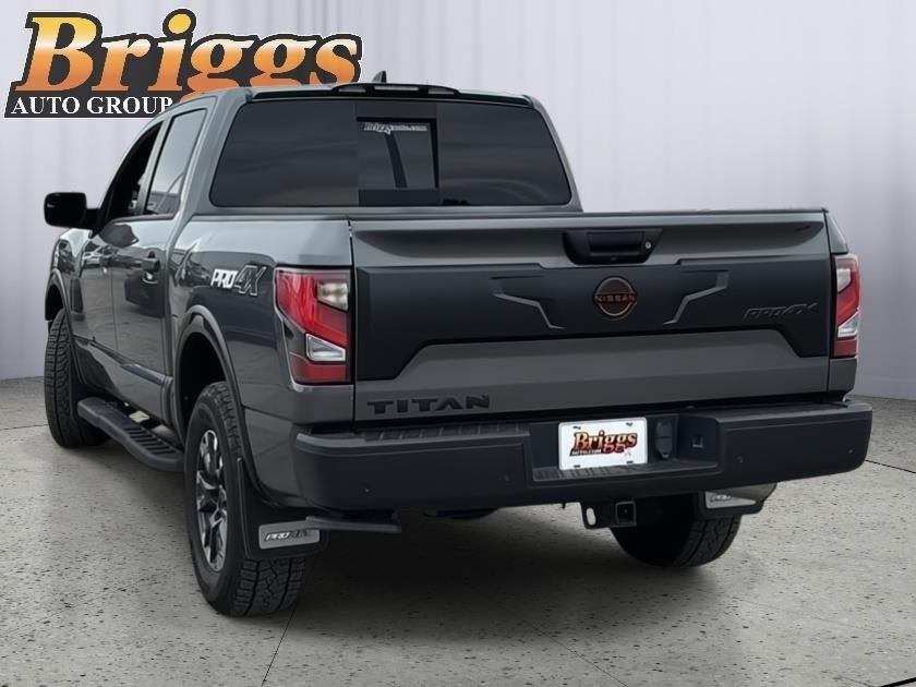 2024 Nissan Titan sv