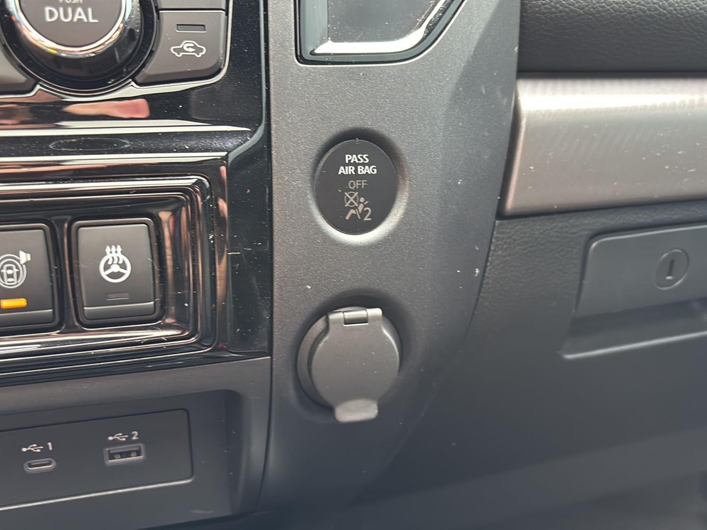 2024 Nissan Titan sv