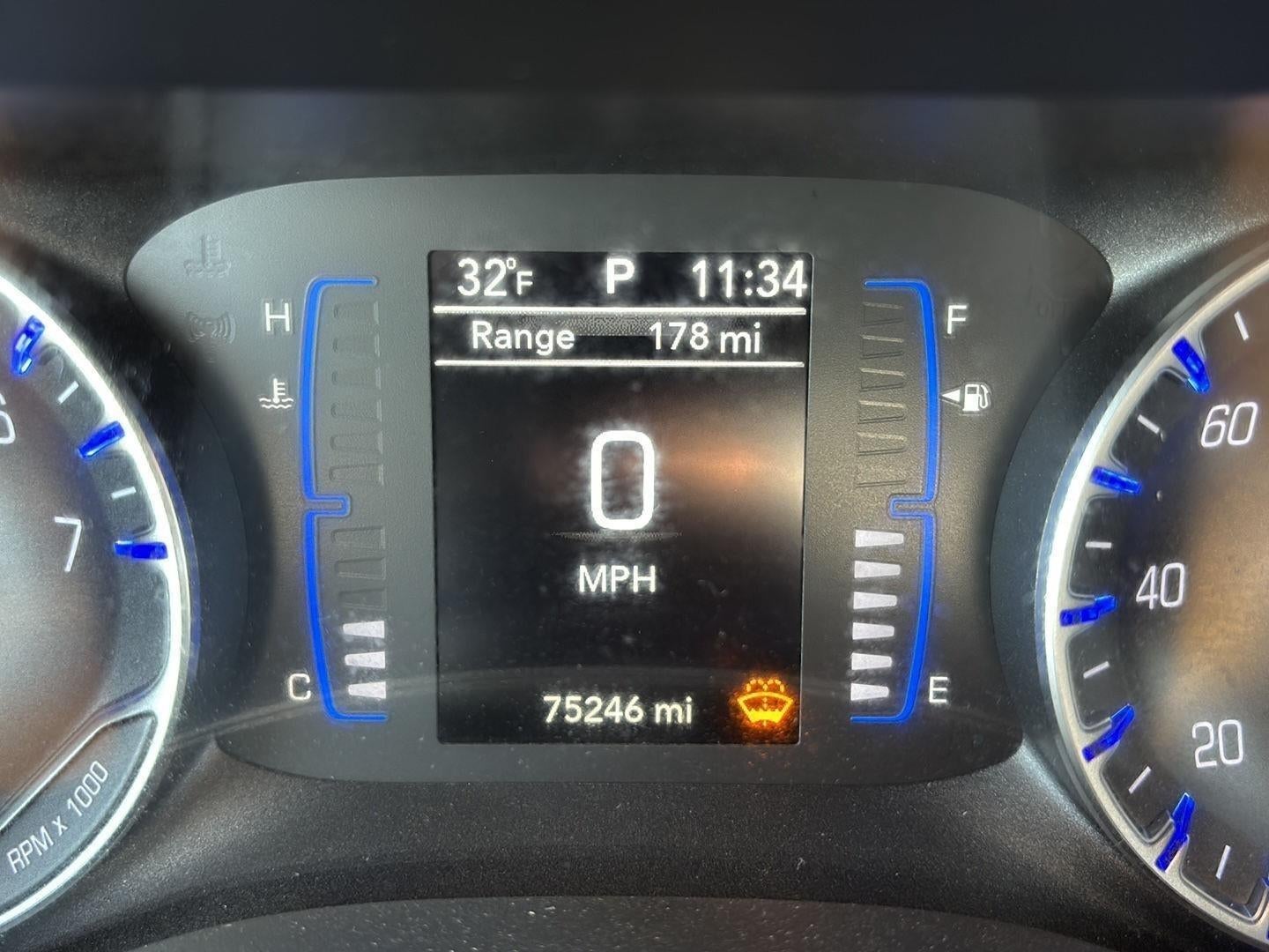 2022 Chrysler Voyager LX