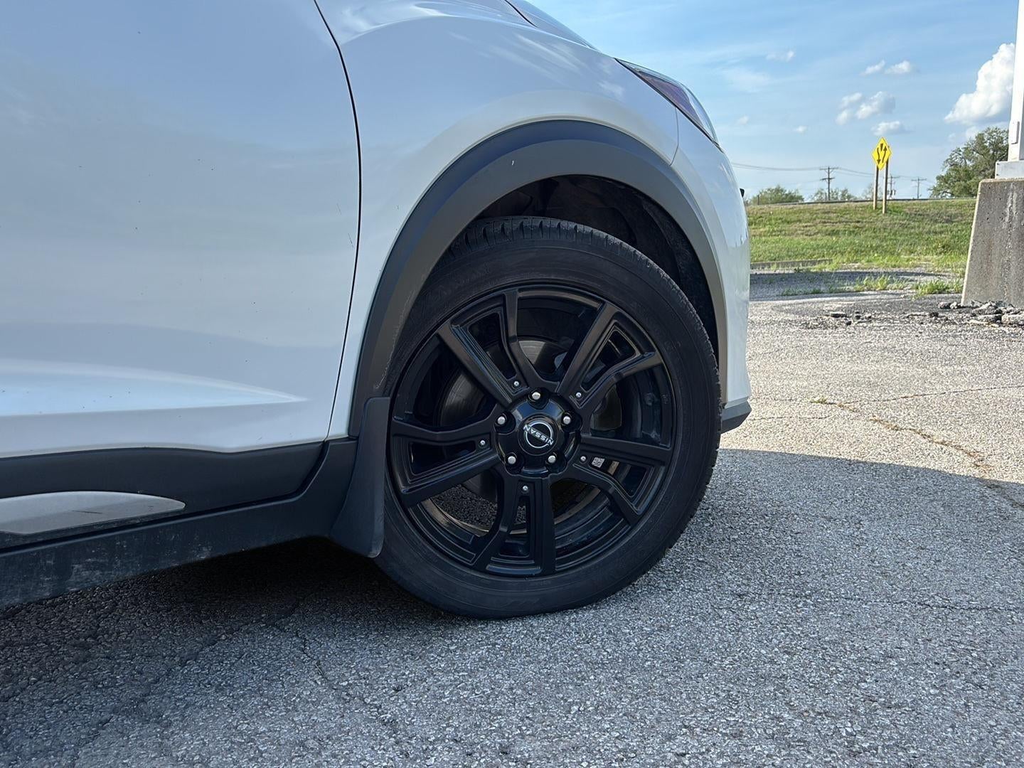 2022 Nissan Kicks SR