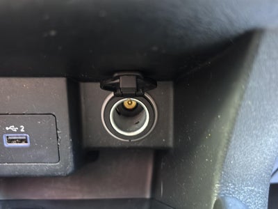 2022 Nissan Kicks SR