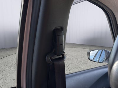 2022 Nissan Kicks SR