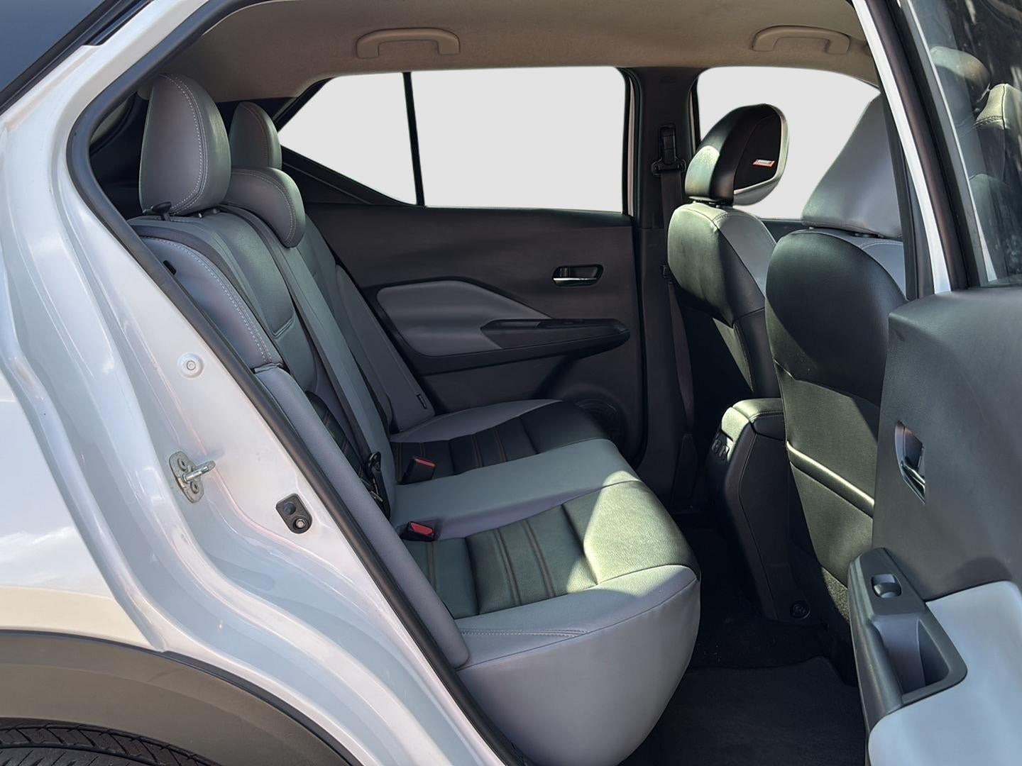 2022 Nissan Kicks SR