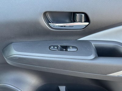 2022 Nissan Kicks SR