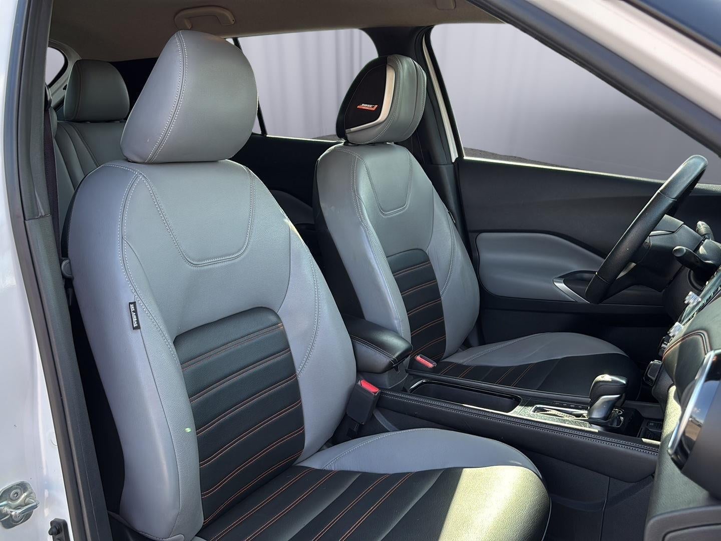 2022 Nissan Kicks SR