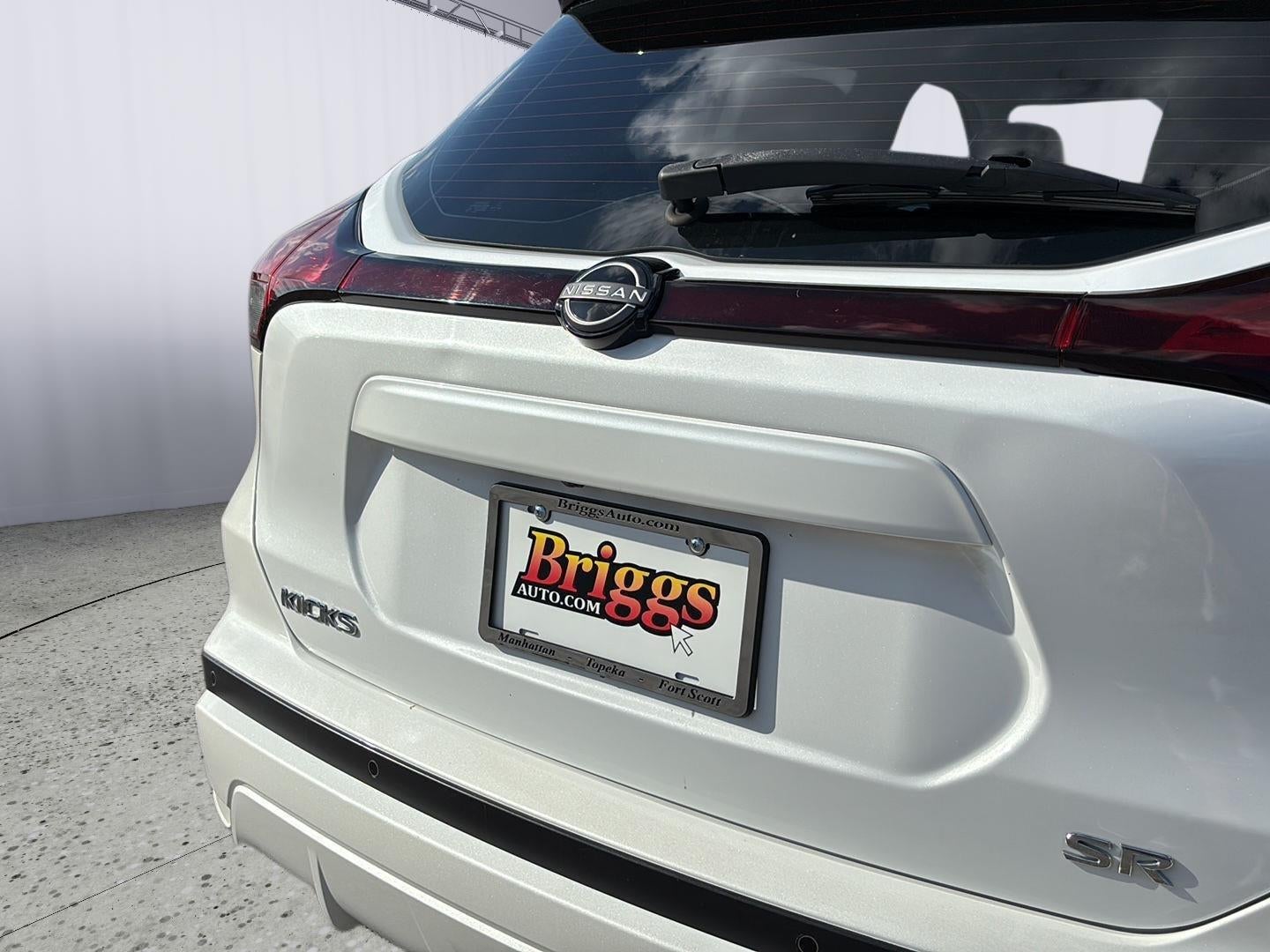 2022 Nissan Kicks SR