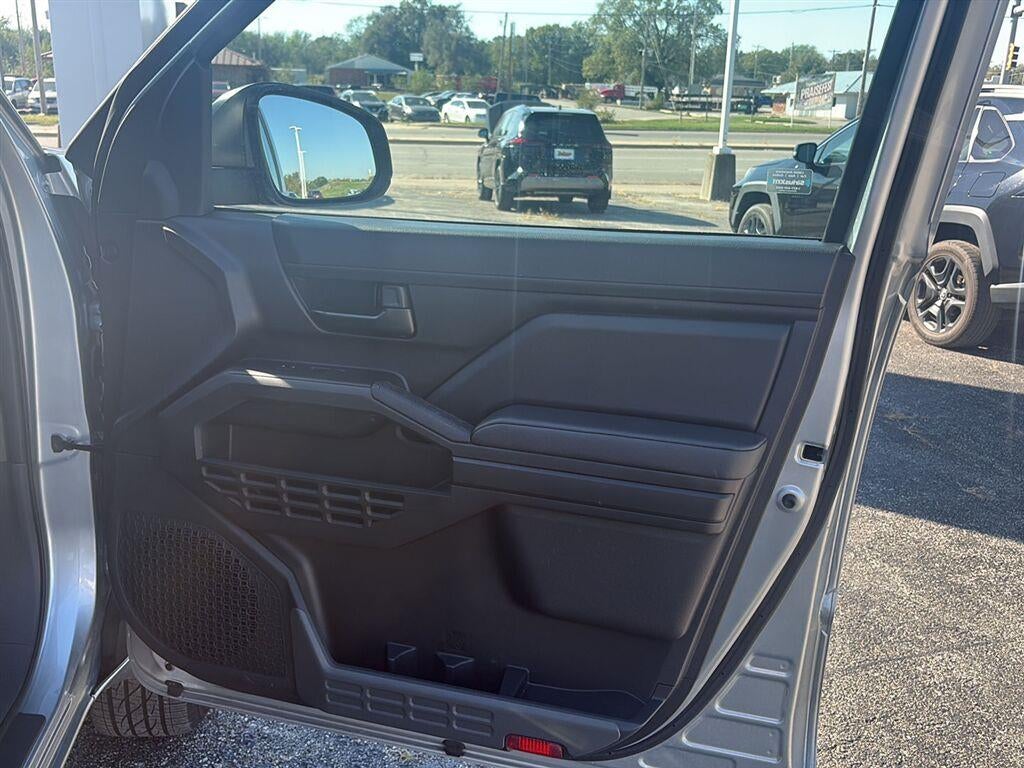 2024 Toyota Tacoma SR