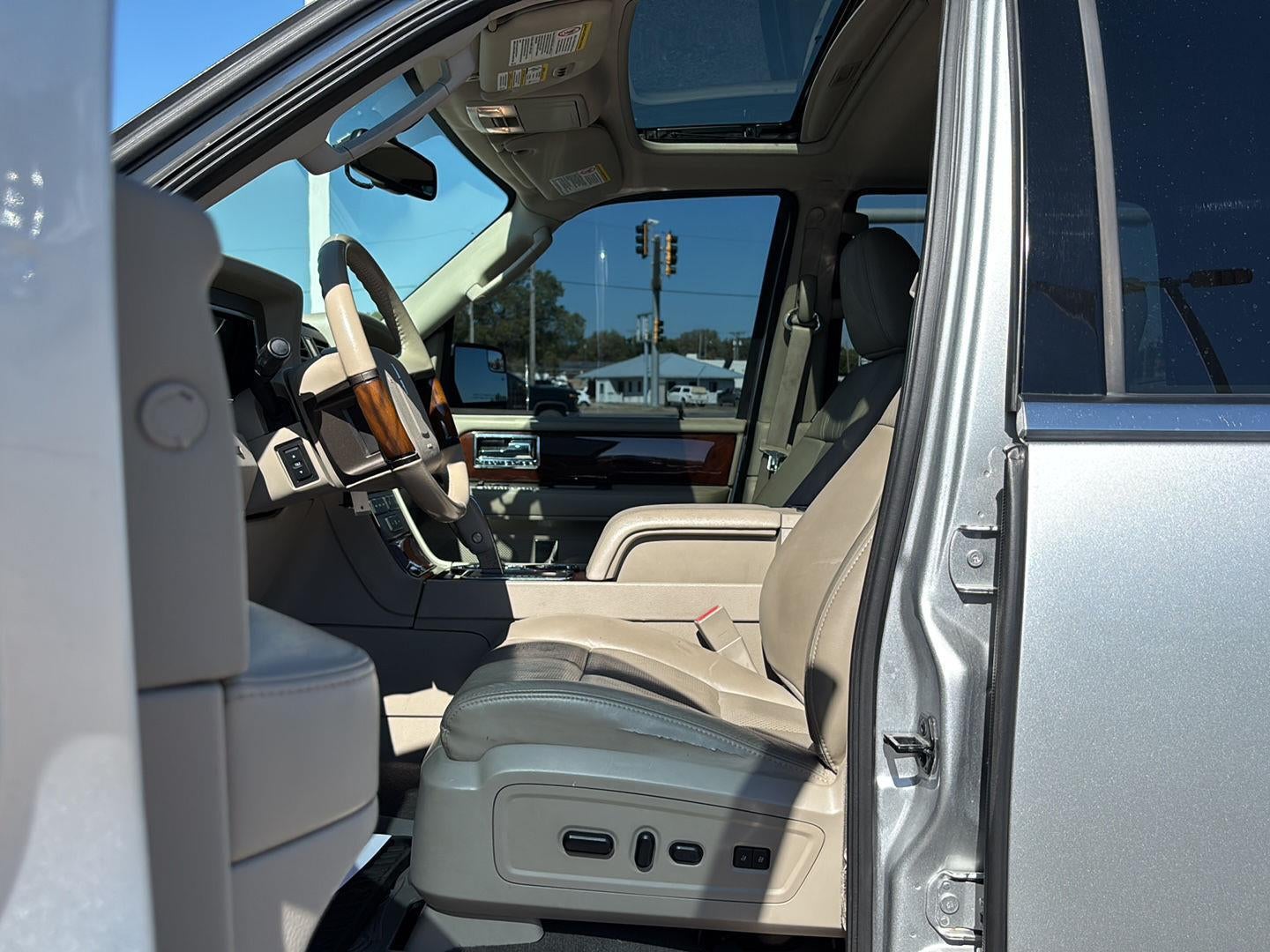 2014 Lincoln Navigator Base